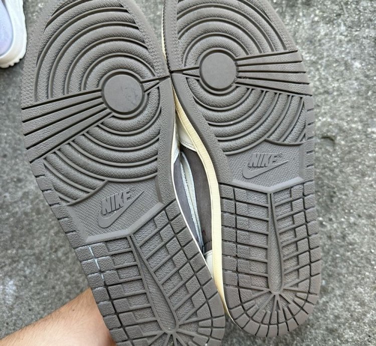 Air Jordan 1 Retro Low Og Sp Travis Scott Reverse Mocha