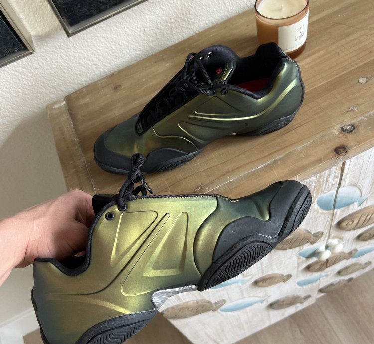 Supreme Air Zoom Courtposite Metallic Gold