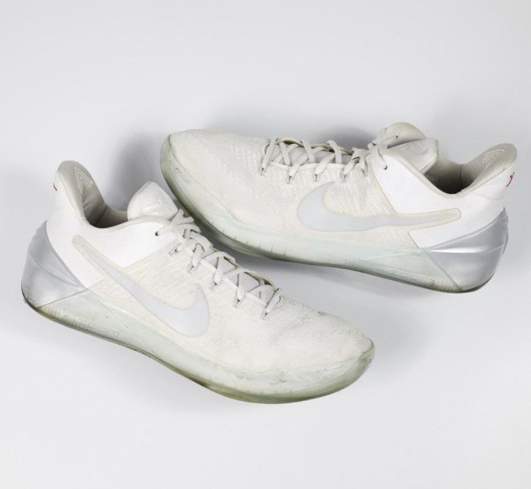 Nike Kobe Chrome