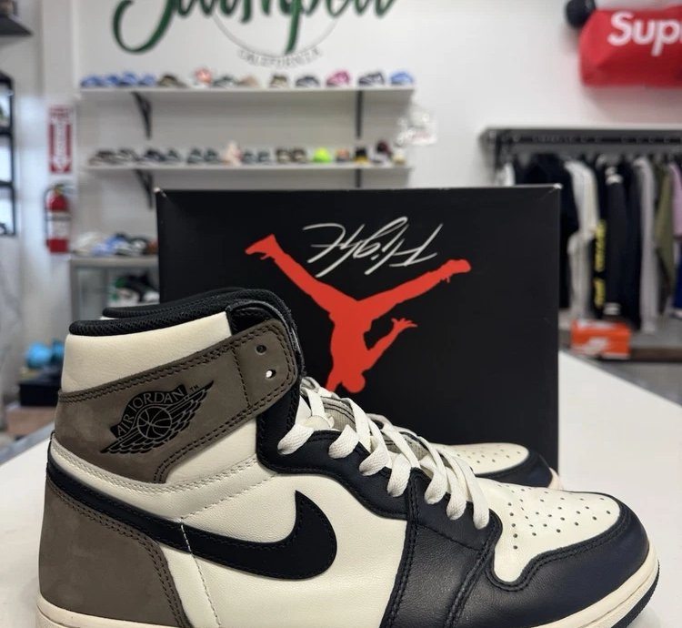 Air Jordan 1 Retro High Dark Mocha