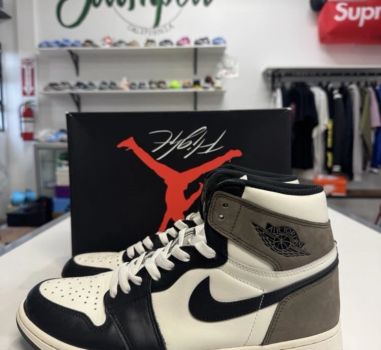 Air Jordan 1 Retro High Dark Mocha