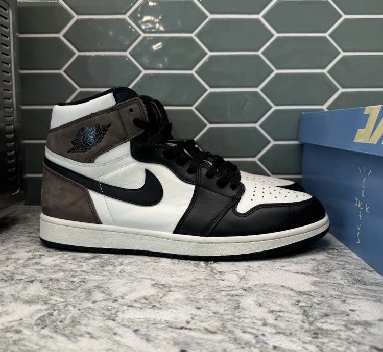 Air Jordan 1 Retro High Dark Mocha