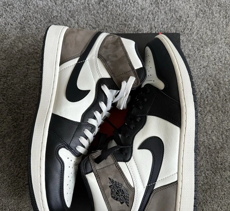 Air Jordan 1 Retro High Dark Mocha