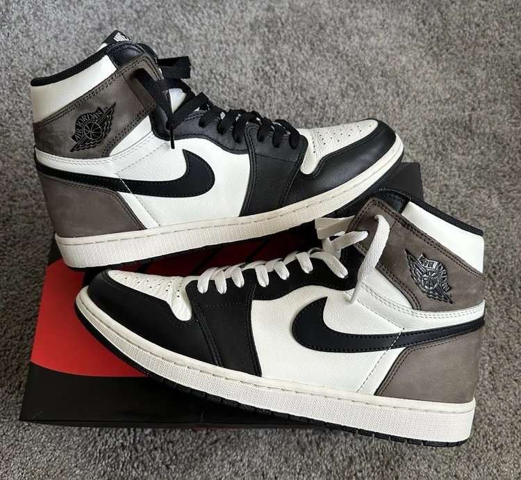 Air Jordan 1 Retro High Dark Mocha