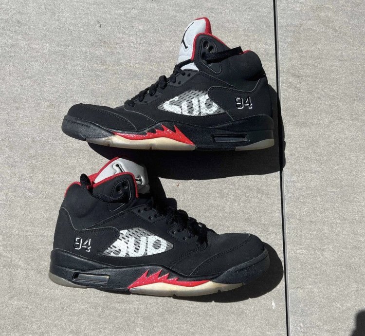 Supreme Jordan 5 Black