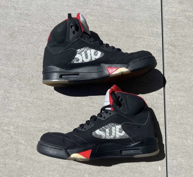 Supreme Jordan 5 Black