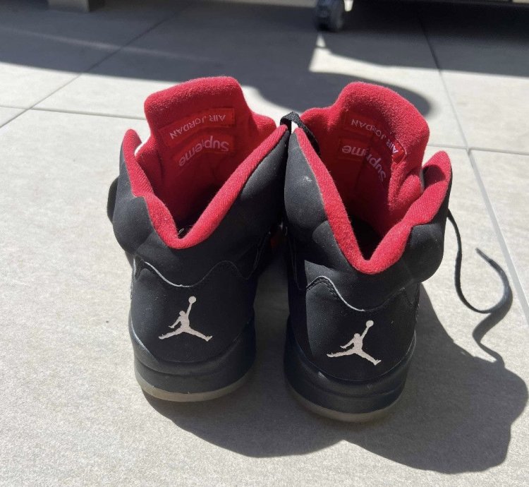 Supreme Jordan 5 Black