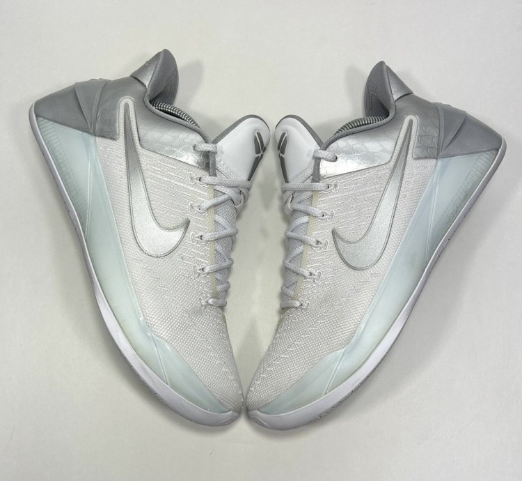 Nike Kobe Id White Silver Shoes Size 10