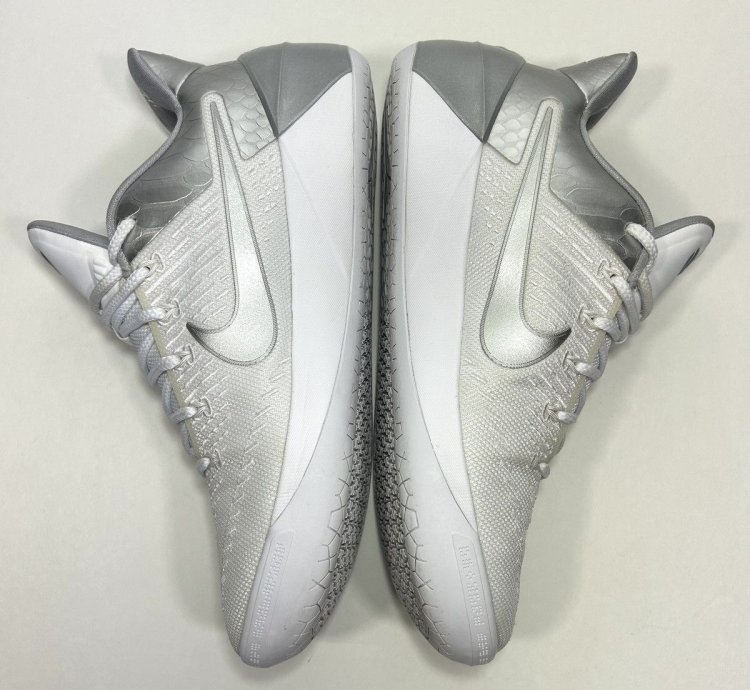 Nike Kobe Id White Silver Shoes Size 10