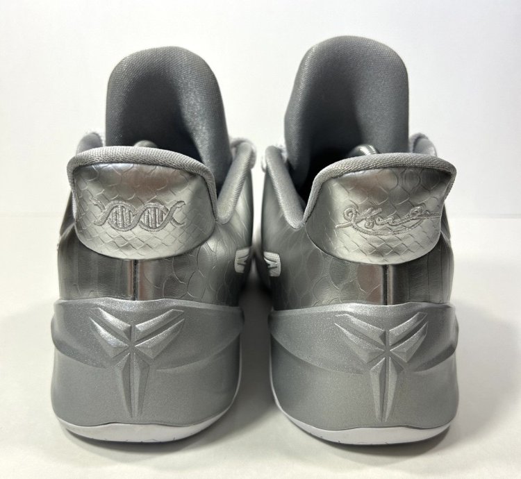 Nike Kobe Id White Silver Shoes Size 10