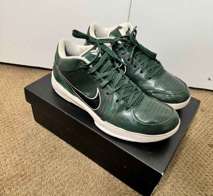Nike Kobe Iv 4 Protro Undefeated Pe Milwaukee Bucks