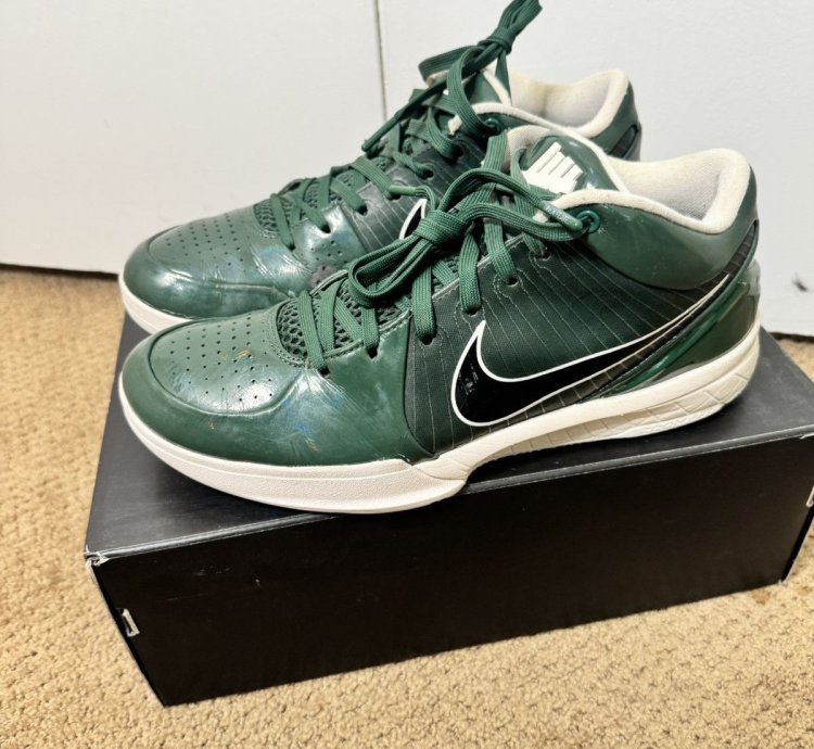 Nike Kobe Iv 4 Protro Undefeated Pe Milwaukee Bucks
