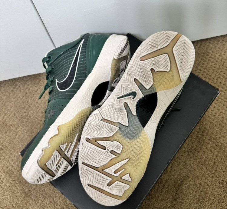 Nike Kobe Iv 4 Protro Undefeated Pe Milwaukee Bucks