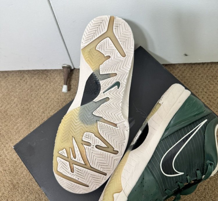 Nike Kobe Iv 4 Protro Undefeated Pe Milwaukee Bucks