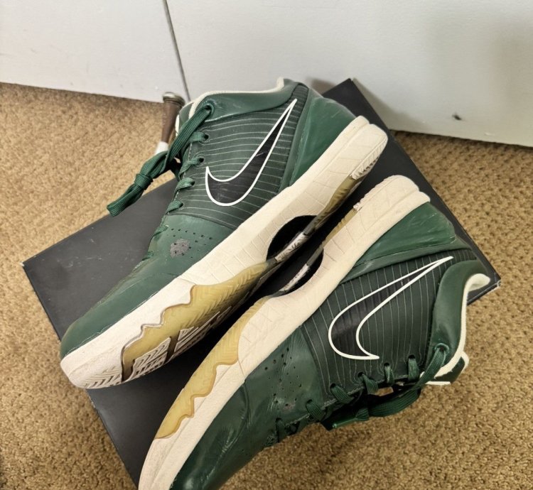 Nike Kobe Iv 4 Protro Undefeated Pe Milwaukee Bucks