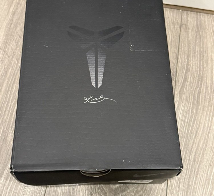 Nike Kobe Iv Protro Girl Dad Size 8