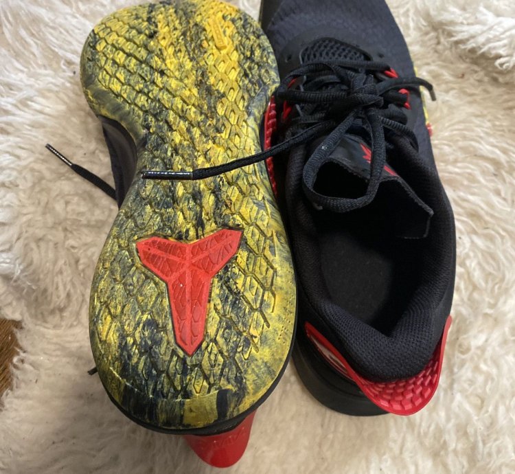 Nike Kobe Mamba Fury Alternate Bruce Lee Size 10