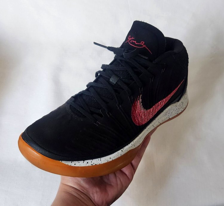Nike Kobe Men Sz 12 922484-006 Black Gum Sole Rare