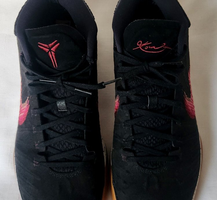 Nike Kobe Men Sz 12 922484-006 Black Gum Sole Rare
