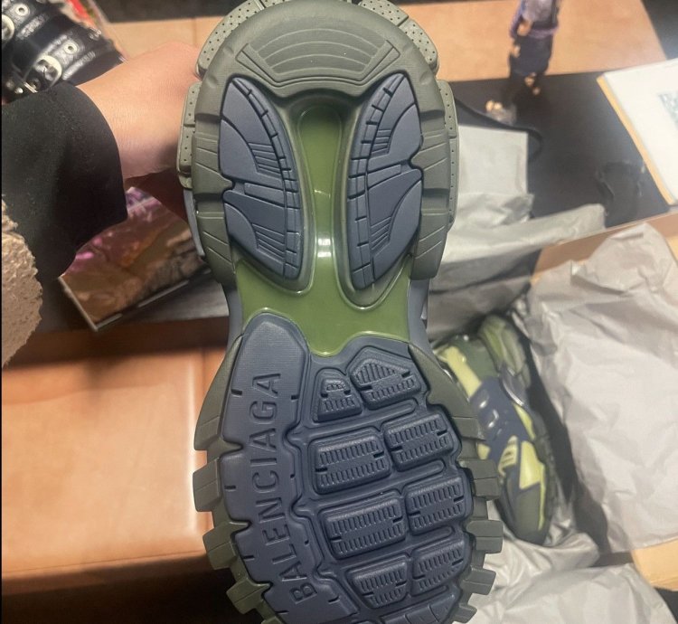 900 Track Trainer Runner Sneaker