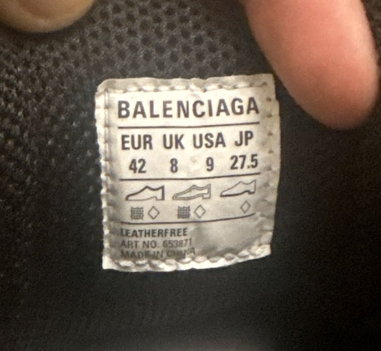 Balenciaga -pander