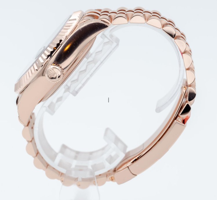 Rolex New 2025 336935 Blue Saros 18kt Rose Gold Jubilee Bracelet