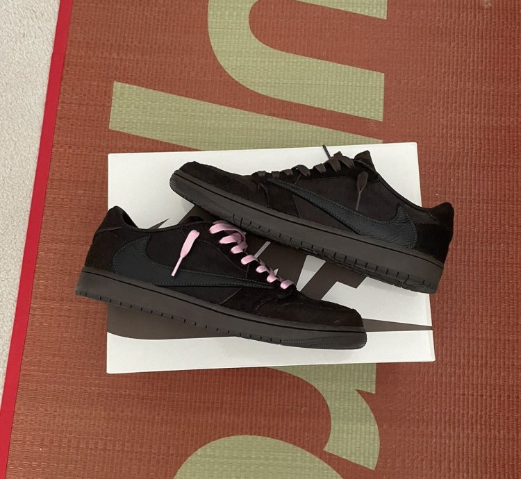 Travis Scotr Jordan 1 Low Velvet Brown 9 5 Used