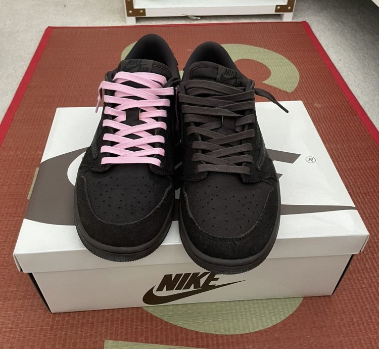 Travis Scotr Jordan 1 Low Velvet Brown 9 5 Used