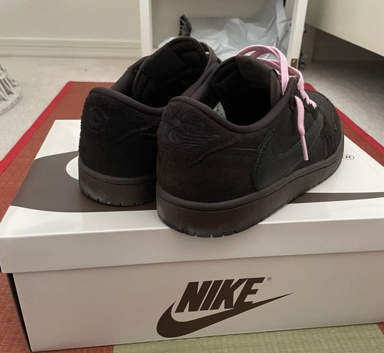 Travis Scotr Jordan 1 Low Velvet Brown 9 5 Used