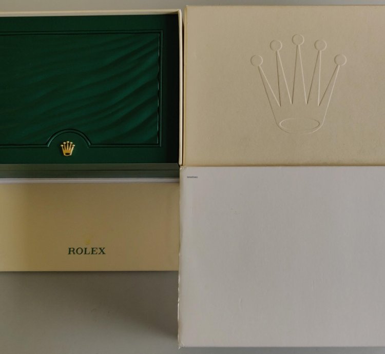Rolex Oyster Perpetual 41 124300 41 Celebration Dial stickers