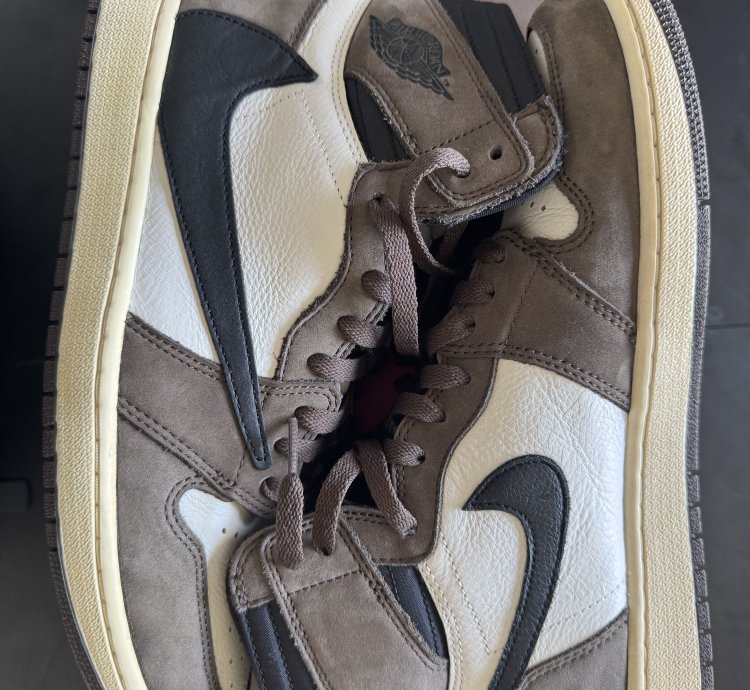 Travis Scott Air Jordan 1 High Og Mocha