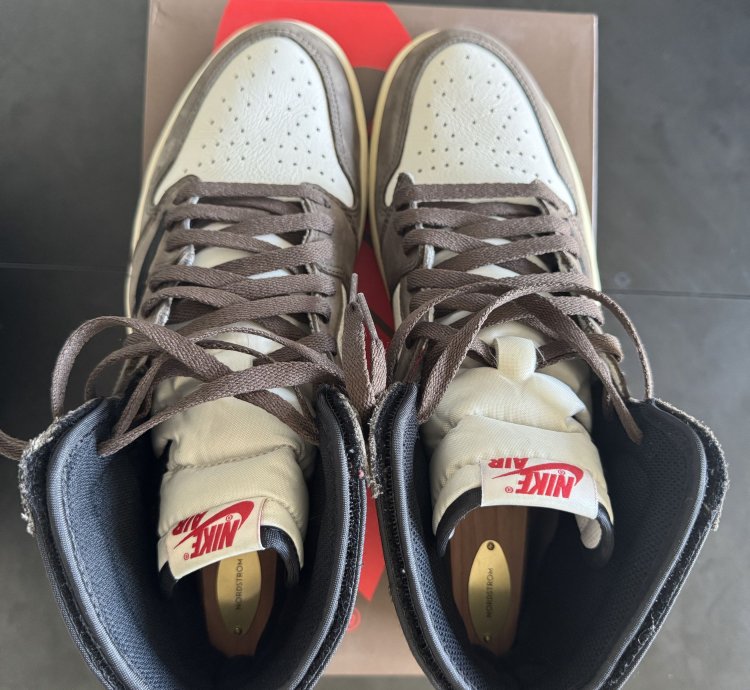 Travis Scott Air Jordan 1 High Og Mocha