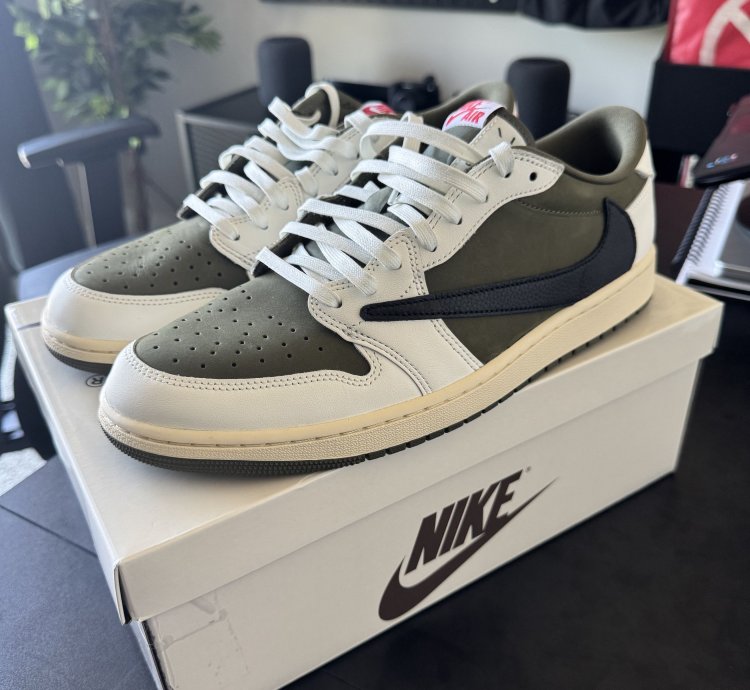 Travis Scott Air Jordan 1 Low Og Medium Olive