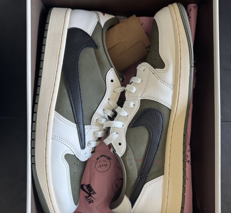 Travis Scott Air Jordan 1 Low Og Medium Olive