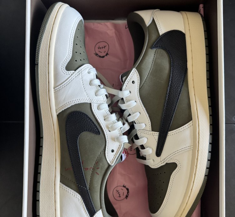 Travis Scott Air Jordan 1 Low Og Medium Olive