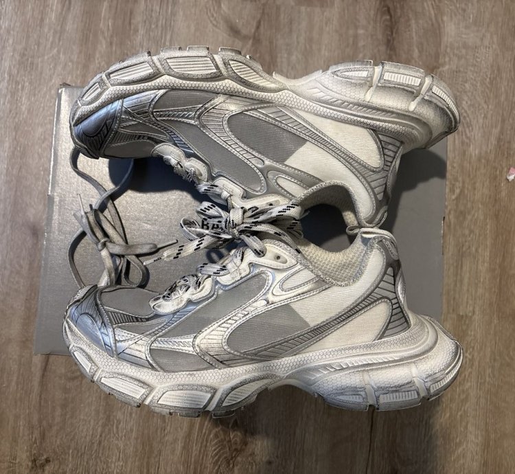 Balenciaga 3xl Worn-out- White Silver