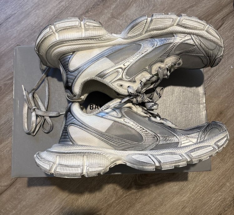 Balenciaga 3xl Worn-out- White Silver