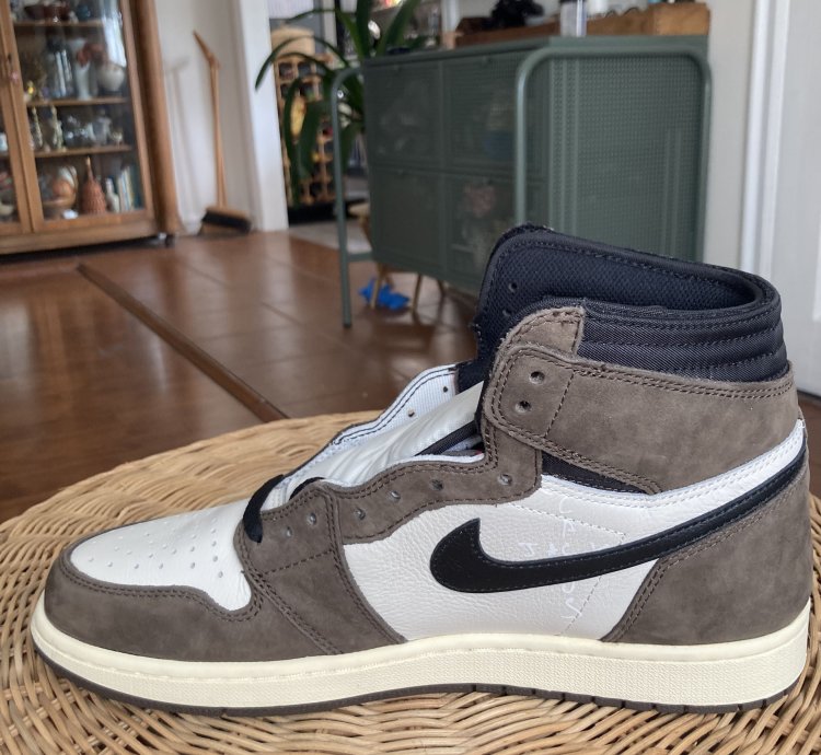 Travis Scott Air Jordan 1 Retro High Og Mocha