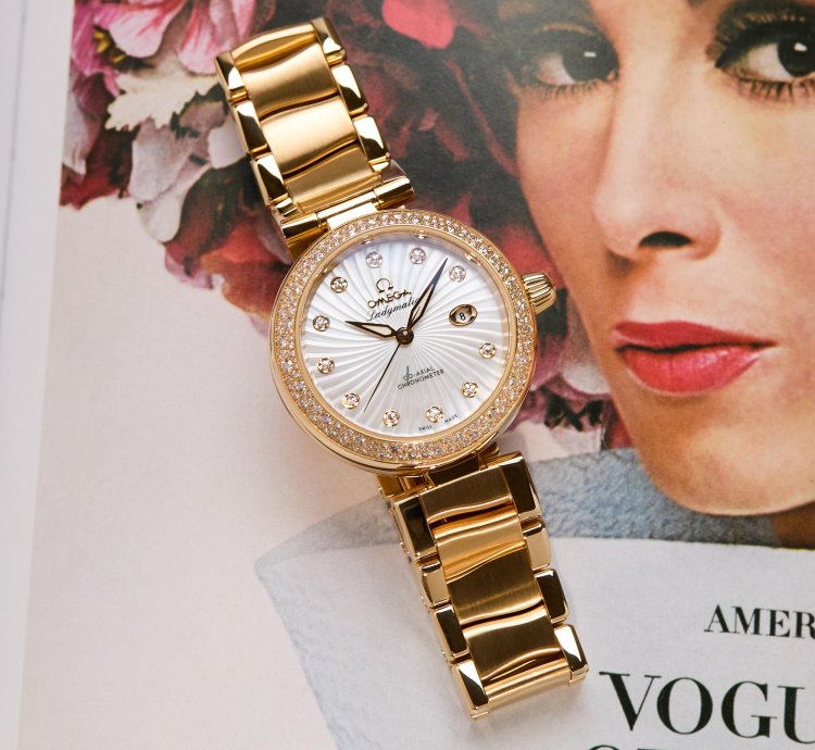 Omega De Ville Ladymatic 18k Yellow Gold 425 65 34 20 002 - Com003382
