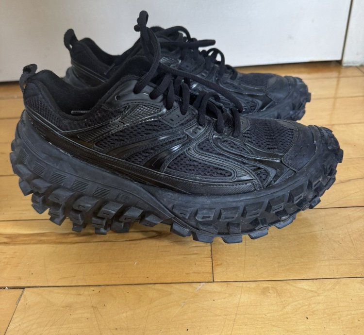 Balenciaga Bouncer Black Sneakers