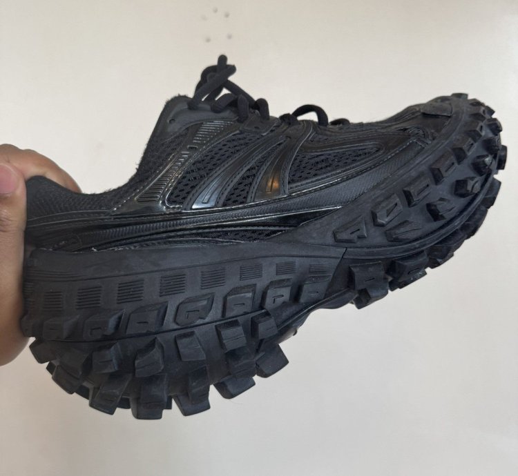 Balenciaga Bouncer Black Sneakers