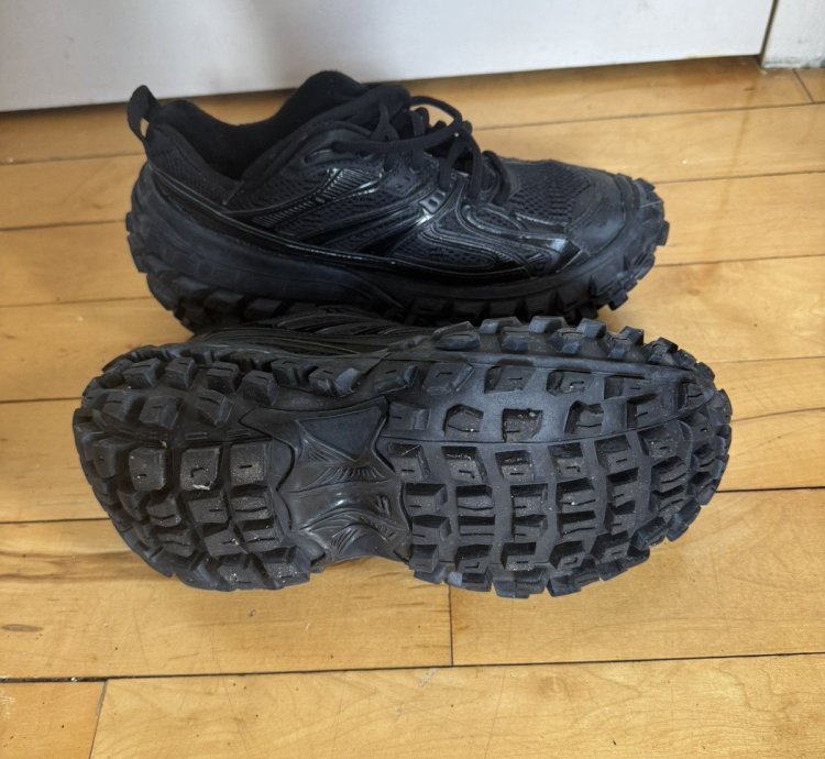 Balenciaga Bouncer Black Sneakers