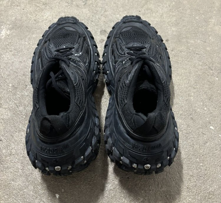 Balenciaga Bouncer Screw Defender Tire Sneaker