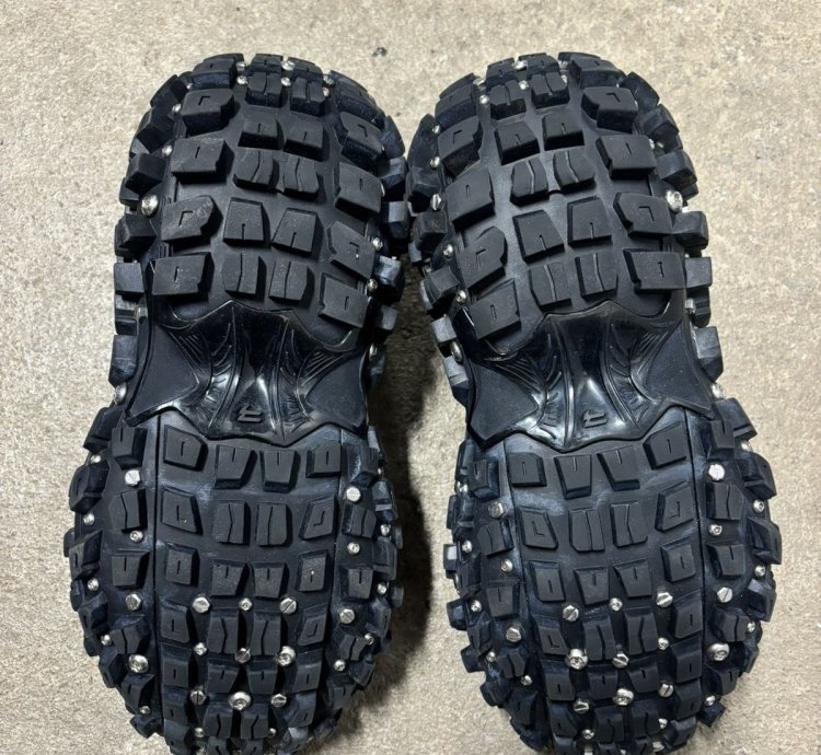 Balenciaga Bouncer Screw Defender Tire Sneaker