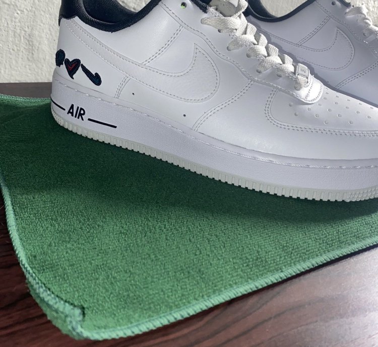 Air Force 1 07 Lv8 3 Peace Love Nike