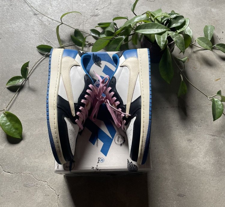 Travis Scott Fragment Jordan 1 Lows