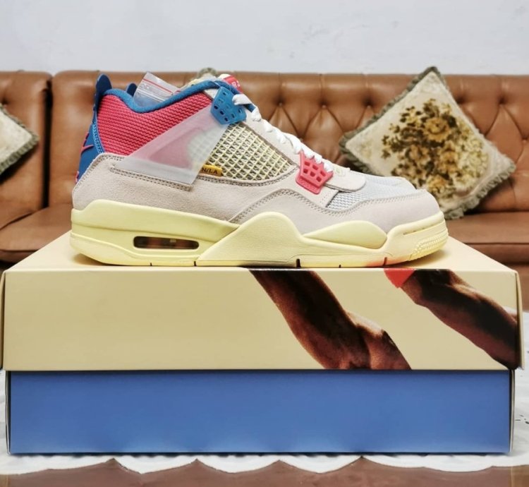 Jordan 4 Retro Union Guava Ice