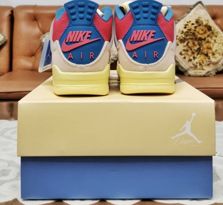 Jordan 4 Retro Union Guava Ice