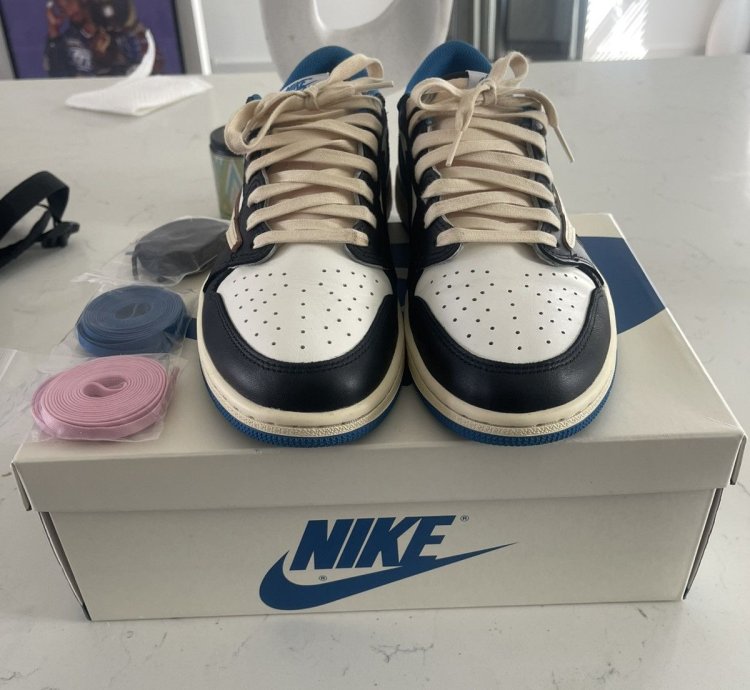 Travis Scott Jordan 1 Low