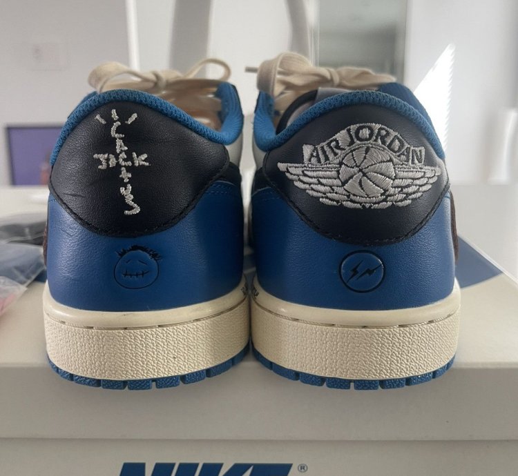 Travis Scott Jordan 1 Low